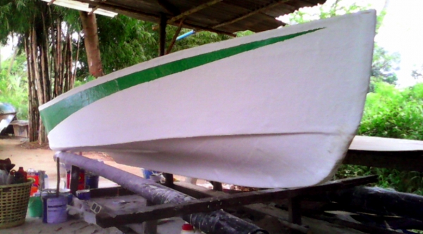 เรือไฟเบอร์  13ฟุ๊ต  ฉีดโฟมโตท้องทั้งลำ