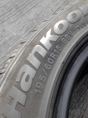 195/60R15 HANKOOK QX OPTIMO  มี 2 เส้น TEL.081-427-3941