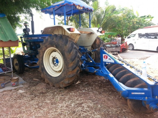 ขายรถไถFORD 6610 เครื่องT3 อุปกรณ์ดันหน้า-ผานหลัง เครื่องดี ช่วงล่างแน่น ทำงานเร็ว สภาพพร้อมใช้งาน เอกสารเล่มทะเบียนพร้อมโอน สนใจโทร090-8588220คุณนะ ID:narong498 หรือwww.truck.in.th/498