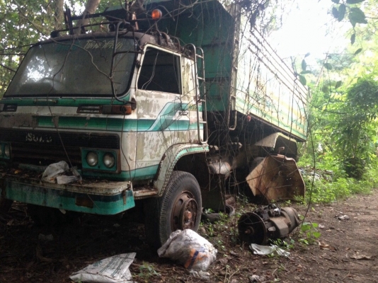 ขายสองคันสิบล้อ