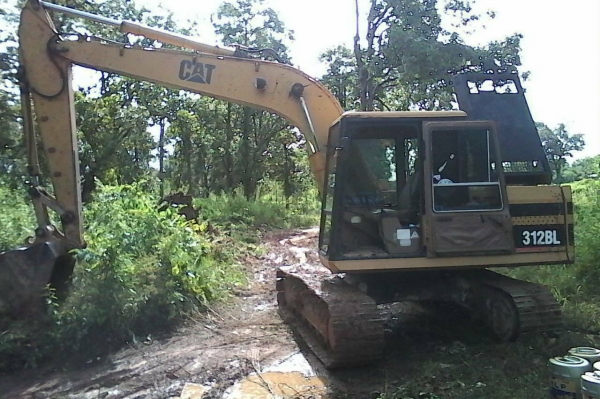 ขายCAT E120Bเก่านอกใช้งานได้ไม่ถึง1ปี เอกสารเล่ม สภาพสวยพร้อมใช้ ราคาต่อรองได้ ติดต่อได้ที่คุณ อ๊อฟ พิจิตร 086-737-9991