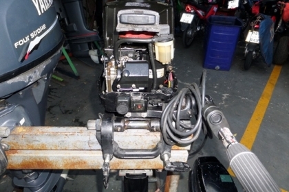 ขาย เครื่องเรือ  MERCURY 20 แรง นำเข้าจากญี่ปุ่น   เครื่องหมุนกำลังอัดดี  ไฟออกบ้างไม่ออกบ้าง  ตามสภาพครับ ราคา 25,000 ต่อรองได้