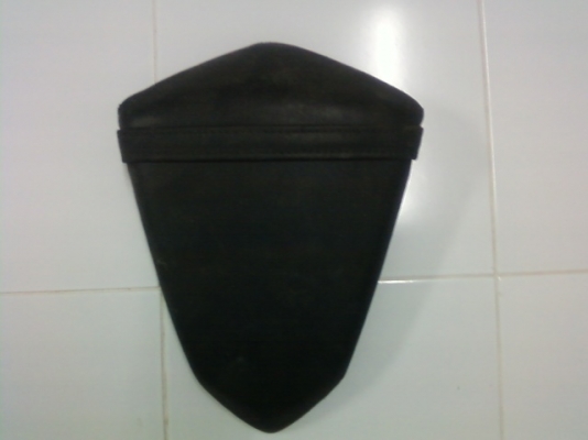 ขายเบาะหลัง สปอตร์  ใส่ ninja 300 ราคา 700 บาท