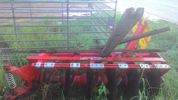 ผานพรวนขายแล้ว เหลือผาน 6 ตราช้าง 17000 บาท