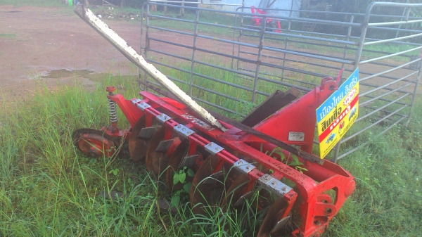 ผานพรวนขายแล้ว เหลือผาน 6 ตราช้าง 17000 บาท