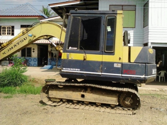 ขายด่วน KOMATSU PC60-5  เก่าใน สภาพสวยมาก  เครื่องปั้มดี ไฟฟ้าครบ มีแอร์พร้อมใช้งาน ใบแทรค กว้าง 60 ซม.