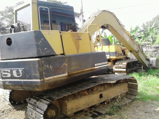 ขายด่วน KOMATSU PC60-5  เก่าใน สภาพสวยมาก  เครื่องปั้มดี ไฟฟ้าครบ มีแอร์พร้อมใช้งาน ใบแทรค กว้าง 60 ซม.