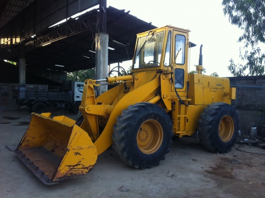 ขายรถตัก KOMATSU 510 มีหลายคัน ขายรถตัก KOMATSU 510 มีหลายคัน