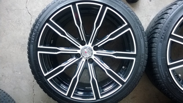 10 ก้าน สีดำขอบขาว สวยมากใหม่มากคับ