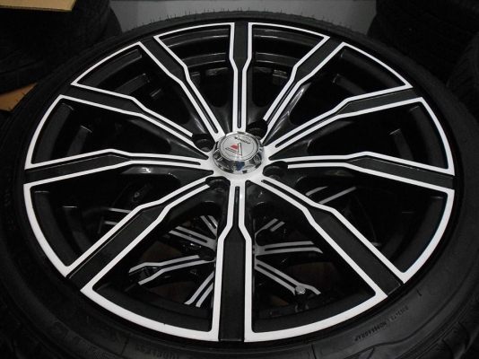 10 ก้าน สีดำขอบขาว สวยมากใหม่มากคับ