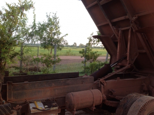 MITSUBICHI CANTER หัวยกได้ ดั้มเครื่อง100 แรง4D31 ห้างแท้ปี 32 หัวเดิมบางไม่เคยทำสีครับ ภาษี ม.79