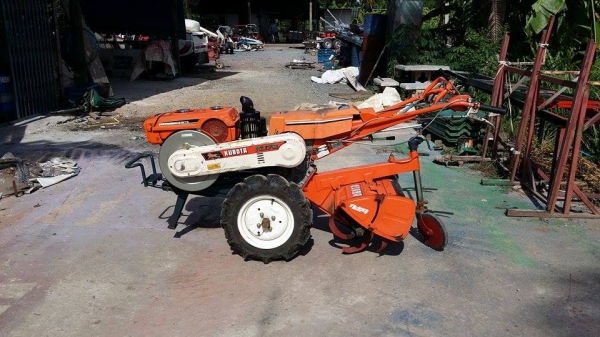รถไถเดินตาม KUBOTA 7 แรง เก่าญี่ปุ่น เครื่องยนต์ดีเซล ระบบหัวฉีด สภาพสวยพร้อมใช้งาน เครื่องยนต์แรงและติดง่าย คุณภาพดี อะไหล่สามารถใช้ร่วมกับรุ่น RT ได้ รถไถเดินตาม KUBOTA 7 แรง เก่าญี่ปุ่น เครื่องยนต์ดีเซล ระบบหัวฉีด สภาพสวยพร้อมใช้งาน เครื่องยนต์แรงและติดง่าย คุณภาพดี อะไหล่สามารถใช้ร่วมกับรุ่น RT ได้