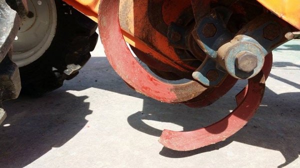 รถเข็นเครื่องพ่นยา เก่าญี่ปุ่น MARUNAKA สภาพดีพร้อมใช้งาน เครื่องยนต์ติดง่าย มีมือโยกซ้าย-ขวาสำหรับกำหนดทิศทางการพ่น รถเข็นเครื่องพ่นยา เก่าญี่ปุ่น MARUNAKA สภาพดีพร้อมใช้งาน เครื่องยนต์ติดง่าย มีมือโยกซ้าย-ขวาสำหรับกำหนดทิศทางการพ่น