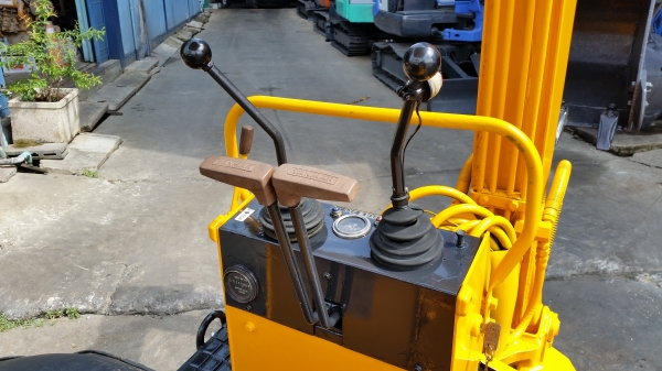 ขาย รถขุดจิ๋ว YANMAR รุ่น YB121U แทร็กเหล็ก มือสองญี่ปุ่น ขาย รถขุดจิ๋ว YANMAR รุ่น YB121U แทร็กเหล็ก มือสองญี่ปุ่น