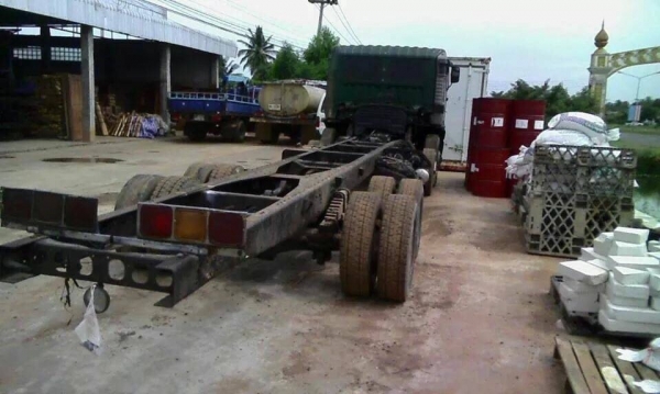 12ล้อ2เพลาหัวโปรเฟีย 360 แรง หัว-คัสซี  รถสวย เล่มพร้อมภาษีเต็ม...