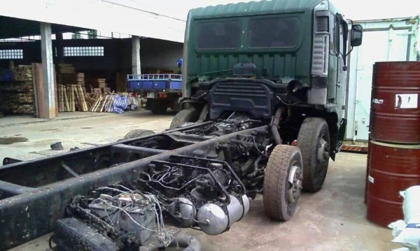 12ล้อ2เพลาหัวโปรเฟีย 360 แรง หัว-คัสซี  รถสวย เล่มพร้อมภาษีเต็ม...