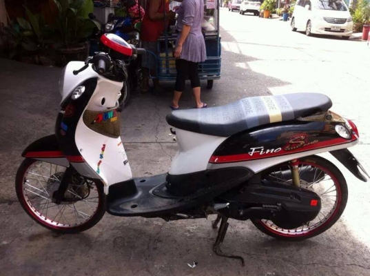 Fino ปี 53 สีแดง ดำ รถบ้าน เครื่องดีมาก เสียงเงียบกริบ ภายนอกตามรูป มีเล่ม เอกสารพร้อม