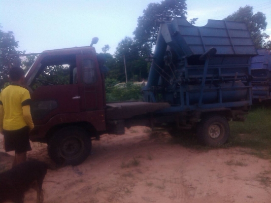 ขายรถนวดข้าว 5 ฟุตจัมโบ้ รถสี่ล้อกลางเครื่องโตโยต้า86แรง83000บาท