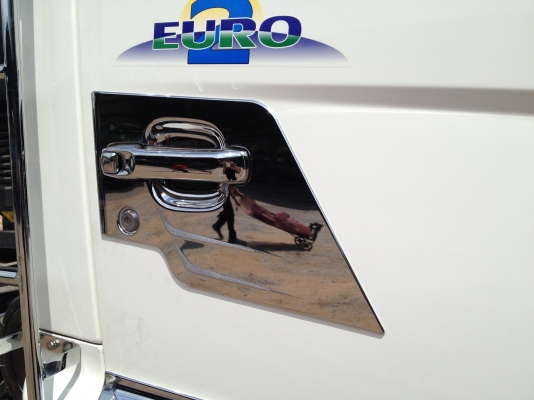 ขายครับสวยๆเลยไม่แพง HINO MEGA เครื่อง JO8C 210 แรงม้าระบบน้ำมัน สูง 1.83 ยาว 5.30 กว้าง 2.25 เมตร พร้อมของแต่ง เช็คใหม่ทำใหม่ทุกจุดพร้อมทะเบียน พร้อมรับประกัน เครื่อง, เกียร์, เฟืองท้าย สนใจแบบไหนเราสามารถสั่งประกอบใหม่ได้เลย เช็คใหม่ทุกจุด เน้นงานคุณภาพ