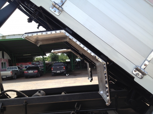 ขายครับสวยๆเลยไม่แพง HINO MEGA เครื่อง JO8C 210 แรงม้าระบบน้ำมัน สูง 1.83 ยาว 5.30 กว้าง 2.25 เมตร พร้อมของแต่ง เช็คใหม่ทำใหม่ทุกจุดพร้อมทะเบียน พร้อมรับประกัน เครื่อง, เกียร์, เฟืองท้าย สนใจแบบไหนเราสามารถสั่งประกอบใหม่ได้เลย เช็คใหม่ทุกจุด เน้นงานคุณภาพ