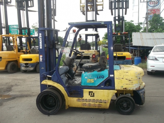 ขายรถโฟล์คลิฟท์ komatsu 2.5 ตัน ขายรถโฟล์คลิฟท์ komatsu 2.5 ตัน