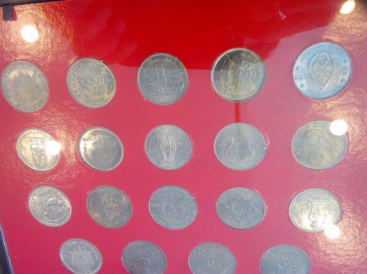 ขายเงินราคา 1 บาทที่เคยใช้ในอดีตจนถึงปัจจุบัน ชุดละ 1500 บาท