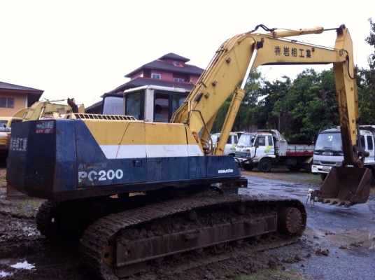 ขายรถแบ็คโฮ KOMATSU PC 200-5 เครื่องปั๊มเดิม  ซีเรียล 70,xxx เอกสารอินวอยซ์