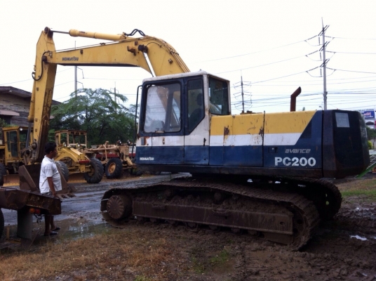 ขายรถแบ็คโฮ KOMATSU PC 200-5 เครื่องปั๊มเดิม  ซีเรียล 70,xxx เอกสารอินวอยซ์