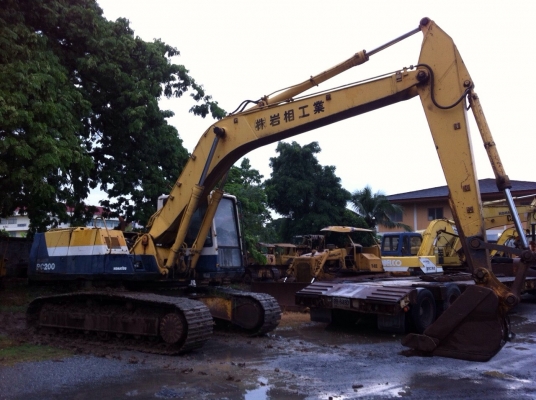 ขายรถแบ็คโฮ KOMATSU PC 200-5 เครื่องปั๊มเดิม  ซีเรียล 70,xxx เอกสารอินวอยซ์