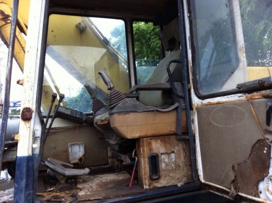 ขายรถแบ็คโฮ KOMATSU PC 200-5 เครื่องปั๊มเดิม  ซีเรียล 70,xxx เอกสารอินวอยซ์