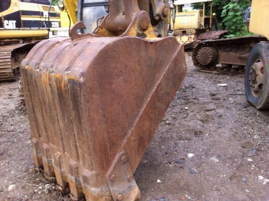 ขายรถแบ็คโฮ KOMATSU PC 200-5 เครื่องปั๊มเดิม  ซีเรียล 70,xxx เอกสารอินวอยซ์