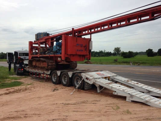 บริการขนย้ายเครื่องจักรกลหนัก ( หางพิเศษ 3เพลา)