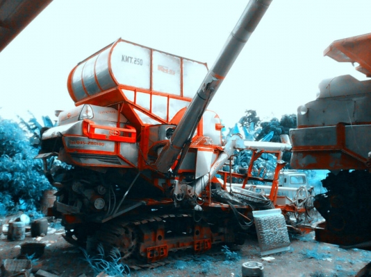 รถเกี่ยวข้าว ศักดิ์ พัฒนา แท้เดิมๆๆครับ รุ่น 195เทอร์โบ ปั้มไดกิ้น 22 รถเกี่ยวข้าว ศักดิ์ พัฒนา แท้เดิมๆๆครับ รุ่น 195เทอร์โบ ปั้มไดกิ้น 22