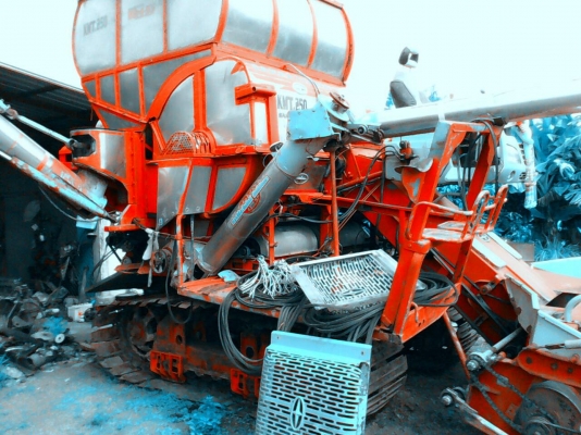 รถเกี่ยวข้าว ศักดิ์ พัฒนา แท้เดิมๆๆครับ รุ่น 195เทอร์โบ ปั้มไดกิ้น 22 รถเกี่ยวข้าว ศักดิ์ พัฒนา แท้เดิมๆๆครับ รุ่น 195เทอร์โบ ปั้มไดกิ้น 22