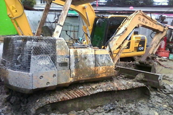 PC40-6 รถดี สีไม่สวย..รถทำงานอยู่ เครื่องดี ปั้มแรง ช่วงล่างดี...