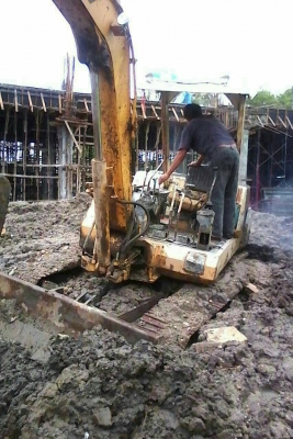 PC40-6 รถดี สีไม่สวย..รถทำงานอยู่ เครื่องดี ปั้มแรง ช่วงล่างดี... PC40-6 รถดี สีไม่สวย..รถทำงานอยู่ เครื่องดี ปั้มแรง ช่วงล่างดี...