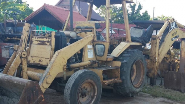 ขายรถขุดหลังตักหน้าCAT428B