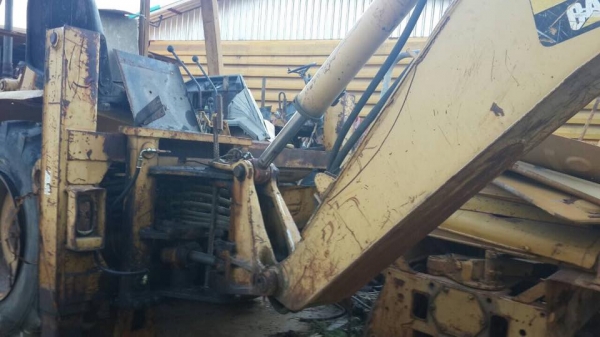 ขายรถขุดหลังตักหน้าCAT428B