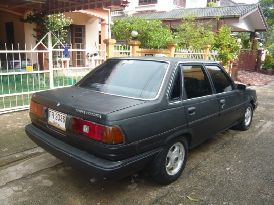 TOYOTA CORONA โฉมหน้าแหลม ติดแ LPG วิ่งได้2ระบบ