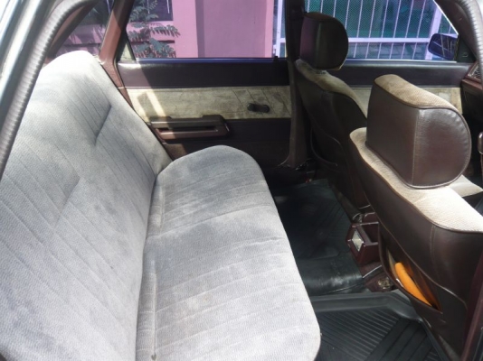 TOYOTA CORONA โฉมหน้าแหลม ติดแ LPG วิ่งได้2ระบบ