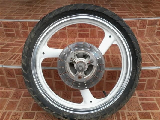 ขายล้อเม็ก Yamaha TZM150 ครบชุดล้อไม่คดไม่ดุ้งล้อหน้า 17*2.15 ล้อหลัง 17*2.50 ขาย 2500 บาท