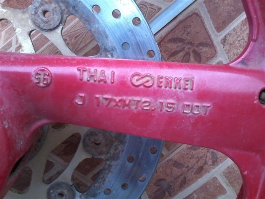 ขายล้อเม็ก Yamaha TZM150 ครบชุดล้อไม่คดไม่ดุ้งล้อหน้า 17*2.15 ล้อหลัง 17*2.50 ขาย 2500 บาท