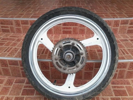 ขายล้อเม็ก Yamaha TZM150 ครบชุดล้อไม่คดไม่ดุ้งล้อหน้า 17*2.15 ล้อหลัง 17*2.50 ขาย 2500 บาท