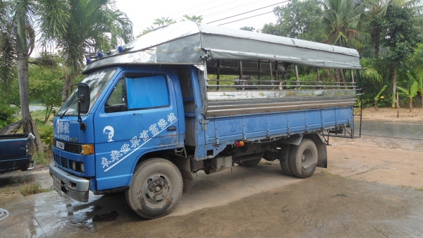 ขายอีซูซุ  tl100แรงราคาเบาครับหัวืnkr