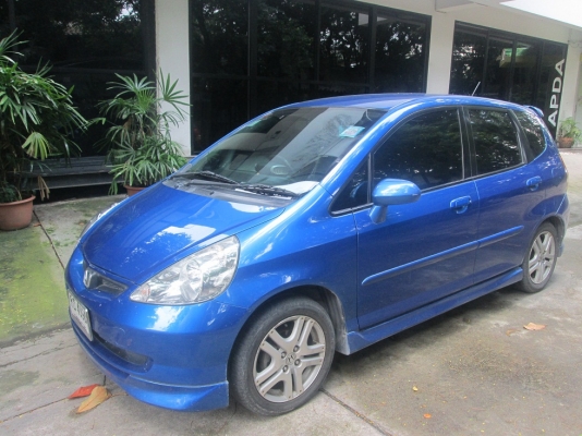 ขายด่วนมาก HONDA Jazz V-TEC 1.5 E-V A/T (AS) สีน้ำเงิน