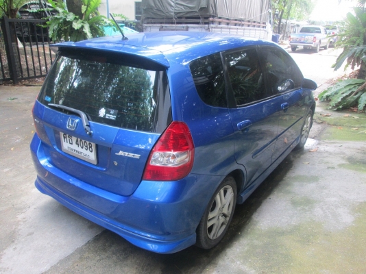 ขายด่วนมาก HONDA Jazz V-TEC 1.5 E-V A/T (AS) สีน้ำเงิน