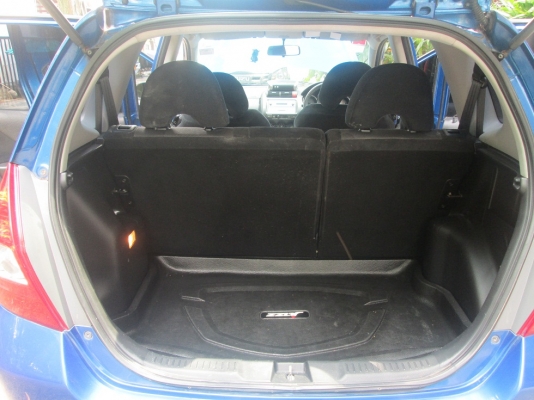 ขายด่วนมาก HONDA Jazz V-TEC 1.5 E-V A/T (AS) สีน้ำเงิน