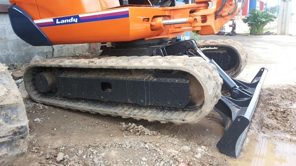 ขายรถขุด-ดัน HITACHI EX27 รถเก่านอกสภาพดี พร้อมใช้งาน มีเอกสารแจ้งจำหน่าย