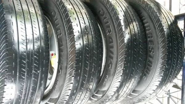 แม็กไทรทันไม่มีรอยพร้อมยาง