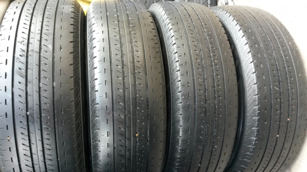 แม็กไทรทันไม่มีรอยพร้อมยาง